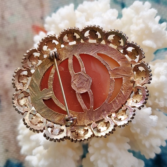 Vintage Cameo Brooch - Picture 13 of 16